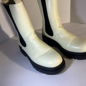 Shoedazzle Boots Size 9 Like New